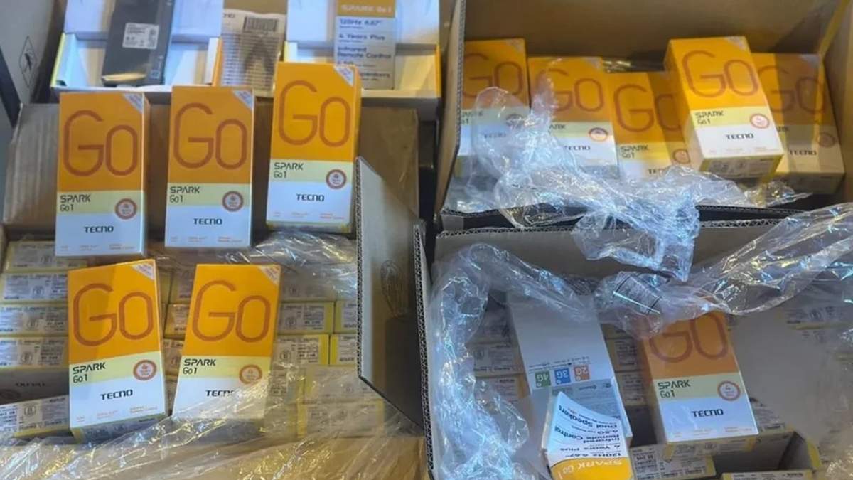 La Dirección General de Aduanas decomisó más de 20.000 teléfonos celulares que estaban ocultos en un contenedor.
