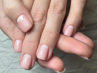 El diseño de nail art que más piden en los salones las mujeres +40: combina con todo y es tendencia