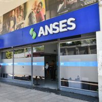 ANSES: quiénes cobran jubilaciones, la AUH, la AUE y el PROGRESAR este martes, 16 de marzo