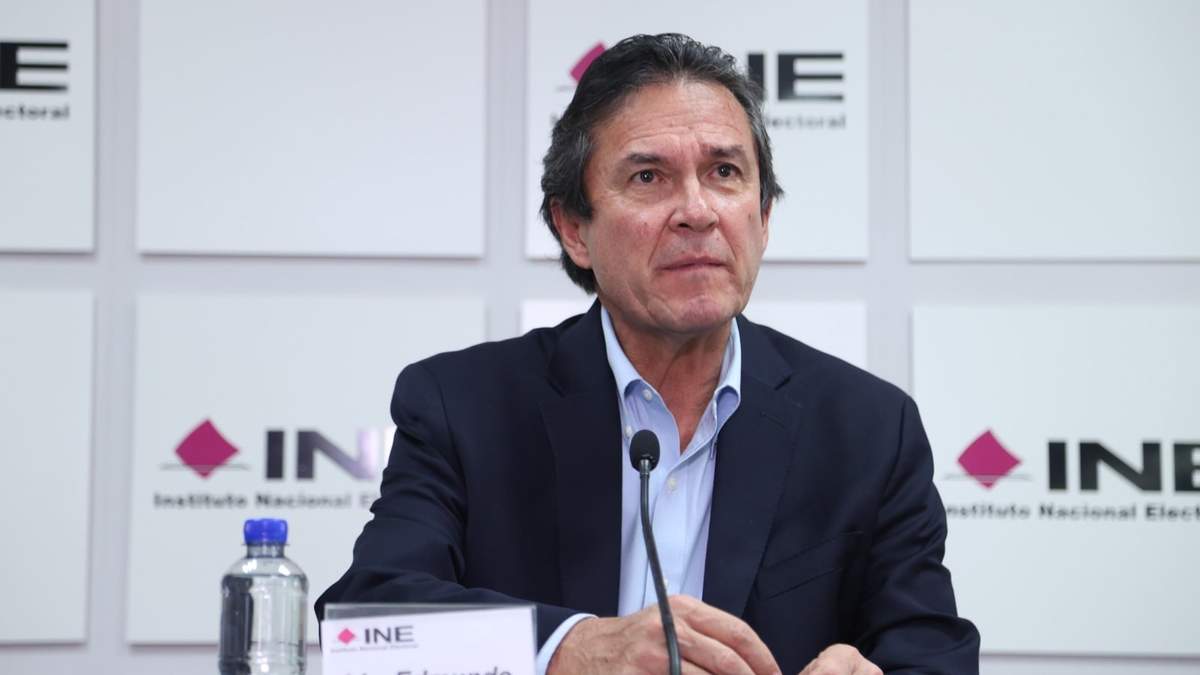 Edmundo Jacobo en su conferencia