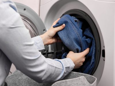 El tip que necesitabas para sacar la ropa seca del lavarropas en invierno, y sin secarropa