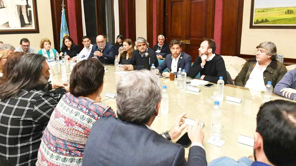 El Gobierno buscará cerrar las paritarias de 2023. Fuente: (Twitter)