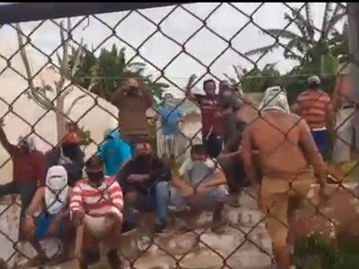 Reos del Cereso de San Francisco Kobén se amotinan por cuarta vez en dos semanas