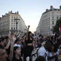 Entre dudas, alivio y decepción, los franceses digieren el inesperado resultado de las legislativas