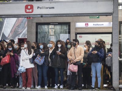 Tercera ola de covid obliga a la CDMX a retroceder a semáforo naranja por dos semanas