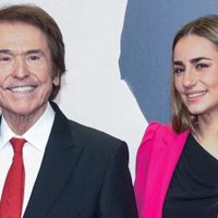 Fan de su abuelo: a sus 20 años así está hoy Manuela, la nieta mayor de Raphael