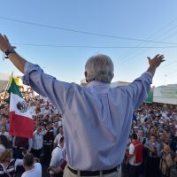 'Respeto postura de Slim, pero cuidaré los dineros del pueblo”: AMLO
