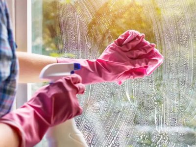 Sin escobilla ni productos caros, así de fácil podés dejar tus vidrios y ventanas sin vetas