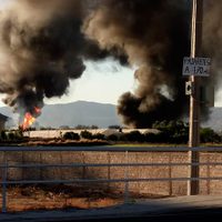 Intento de robo de combustible provoca incendio en ducto de Pemex en Guadalajara