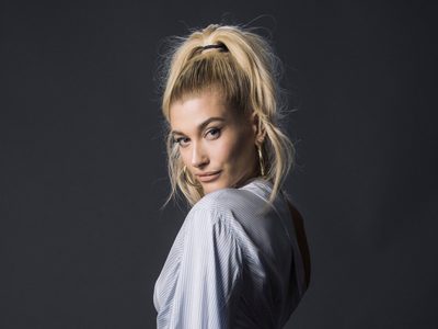 Hailey Baldwin pidió disculpas públicamente a una camarera con la que no fue amable