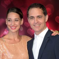 En su mejor momento laboral, Pedro Alonso vive una intensa historia de amor con una hipnoterapeuta