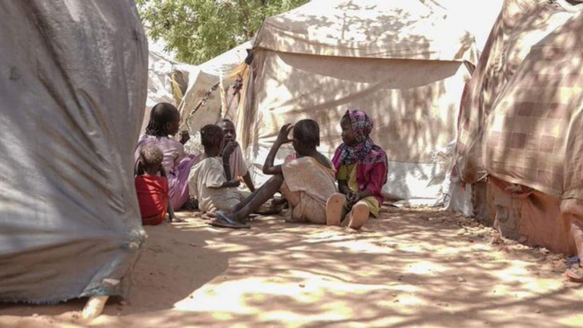 Ataque al centro de desplazados en El Fasher, Darfur, mató a unas 60 personas, entre las 17 víctimas infantiles se contó un bebé de siete días