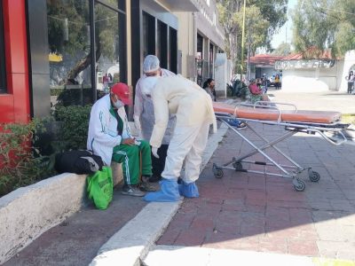 Abandonan en Ecatepec a un adulto mayor con síntomas de covid-19