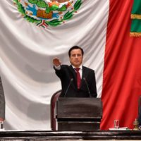 Cuitláhuac García asume el gobierno de Veracruz; desaparecidos su prioridad, dice