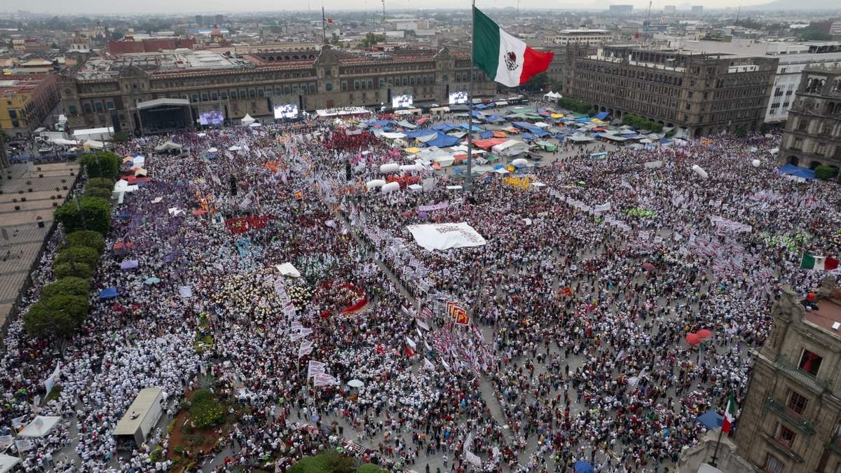 Mitin de Morena en el Zócalo