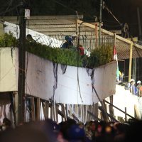 Decenas de niños en el colegio Rébsamen 'textean”, atrapados entre los escombros
