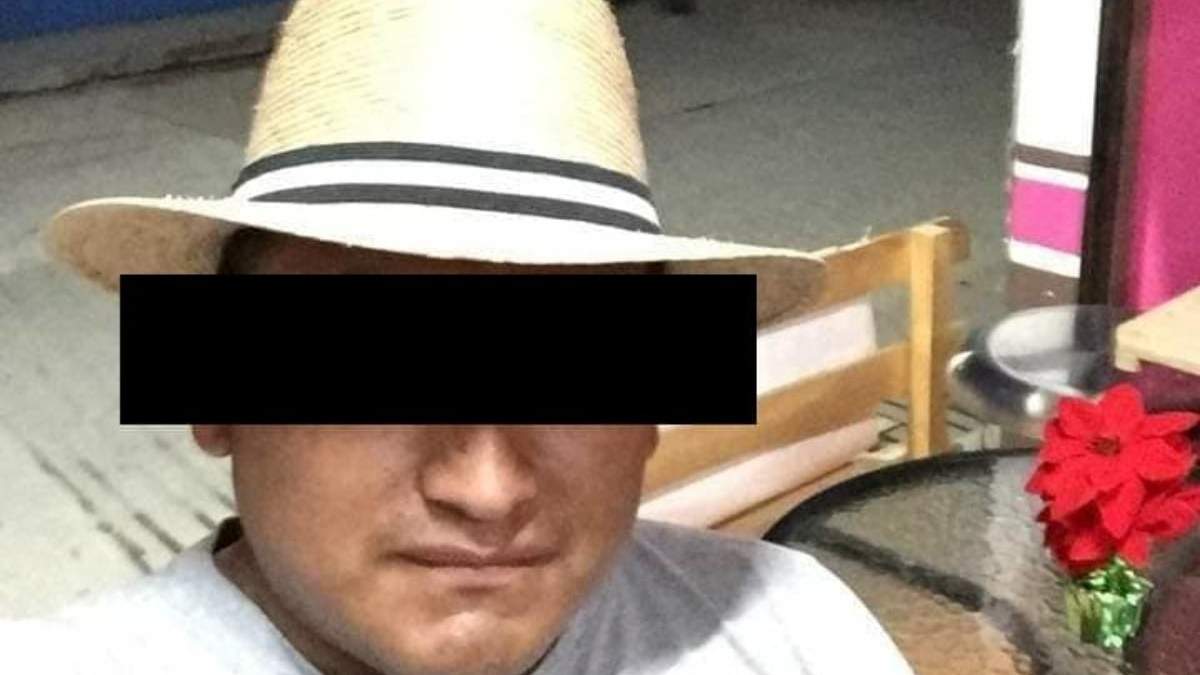 Hugo Sánchez Pérez, del Partido Encuentro Social (PES), se entregó a las autoridades