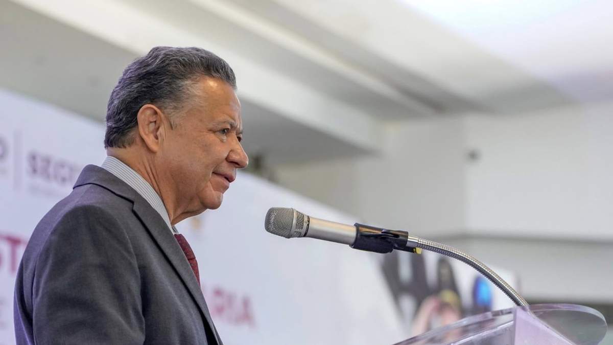 El gobernador de Hidalgo, Julio Menchaca Salazar