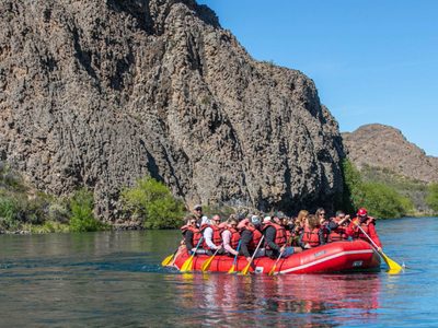 Flotadas para solas y solos en Neuquén: el plan inesperado del verano 2026 en el río Limay