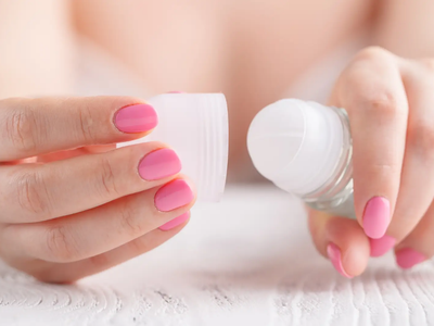 Con solo 4 ingredientes, prepará esta nutritiva crema para el contorno de ojos, ahora que están tan caras