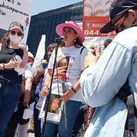 Madre buscadora recibe amenazas tras exhibir agresión de policías de la CDMX contra su hijo