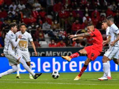Pumas se impone 2-1 al Toluca y clasifica a los cuartos de final del apertura 2021