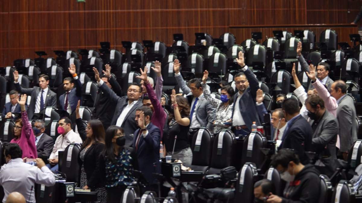 Sesión de diputados en la que se debate la reforma eléctrica