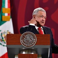 AMLO habló con Peña Nieto para elegir titulares del Ejército y Marina