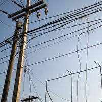 Gobierno "limpiará" la CDMX de cables en desuso; en estas fechas se hará el retiro