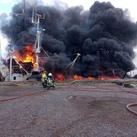 Voraz incendio en el puerto de San Antonio Oeste
