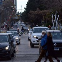 Investigadores universitarios piden a las autoridades restringir la circulación por dos semanas