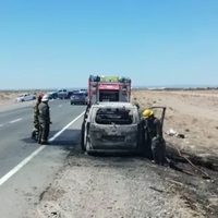 Una camioneta se prendió fuego por completo mientras transitaba por la ruta provincial 67