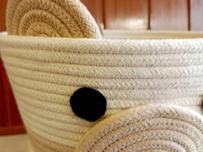 Con un trozo de soga y esta idea genial, creá este cesto aesthetic digno de una casa de decoración