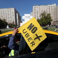 Caos en Buenos Aires: los taxistas cortaron las principales avenidas en rechazo a Uber y Cabify