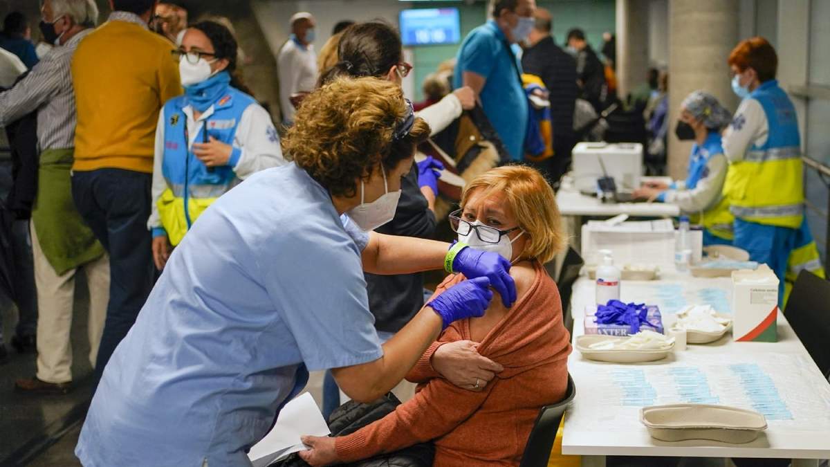 Campaña de vacunación contra el coronavirus en Paraguay. Fuente: (Twitter)