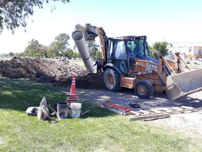 Desvíos y calles cortadas en Neuquén capital por una obra de ampliación pluvial