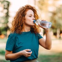 Cuántas veces se puede reutilizar una botella de plástico