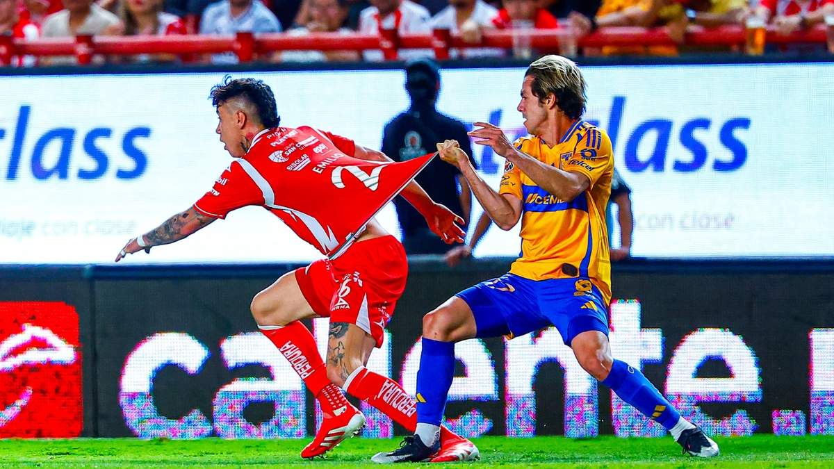 El partido entre Necaxa y Tigres
