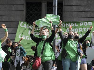 Gobierno de Chile rechaza la completa despenalización del aborto en el país