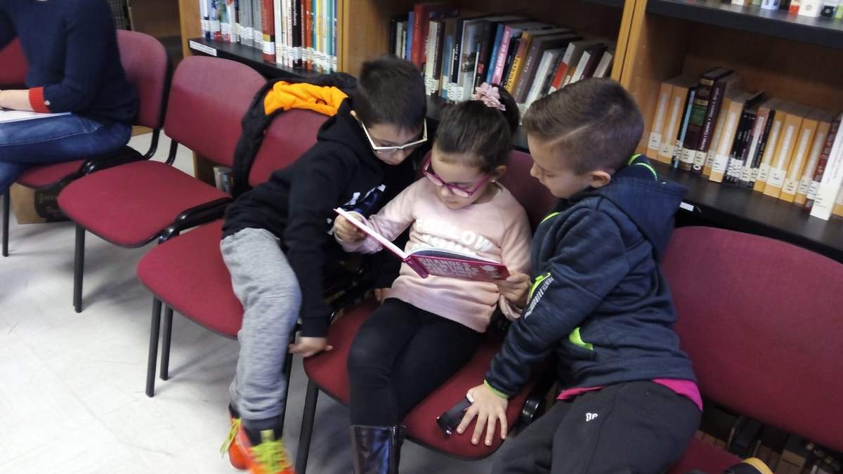 El programa "Leer te ayuda" está articulado por el Ministerio de Educación, Fundación Leer y Pan American Energy (PAE). Fuente: (Twitter)
