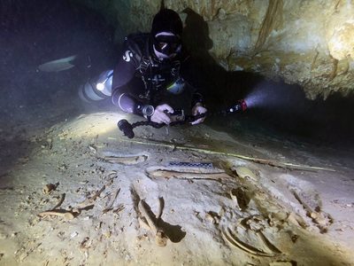 Hallan esqueleto de hace más de 8 mil años en cenotes del Caribe mexicano