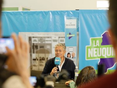 Figueroa busca cerrar antes de fin de año el Presupuesto 2026 y un nuevo acuerdo salarial
