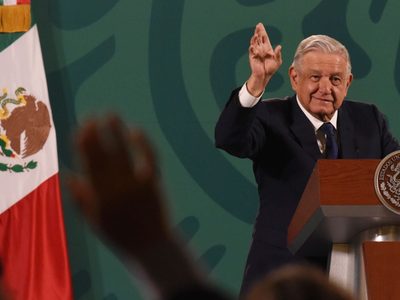 Reforma eléctrica considera transición ordenada para producir energías limpias: AMLO