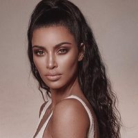 ¡Se transparenta! Kim Kardashian olvidó que no llevaba nada debajo y dejo ver lo menos pensado