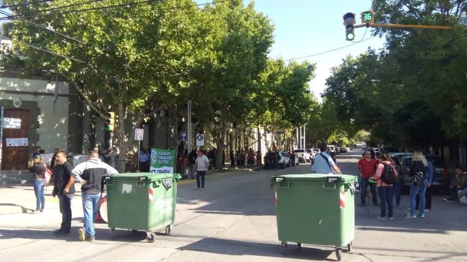 Piquete de ATE en Casa de Gobierno Fuente: (Twitter)