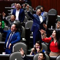 El Congreso da más dientes... a la censura