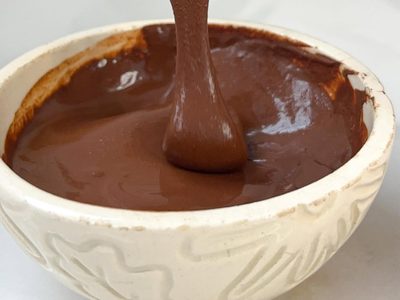 Cobertura de chocolate para tus budines y tortas: con 3 ingredientes, una receta súper fácil y económica