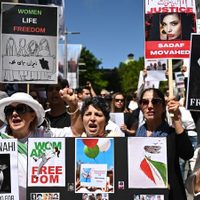 Una activista iraní afirmó: "esta es la caída del estado islámico".