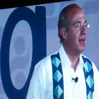 '¡Parásito y asesino!”, gritan a Calderón en Universidad Anáhuac de Cancún