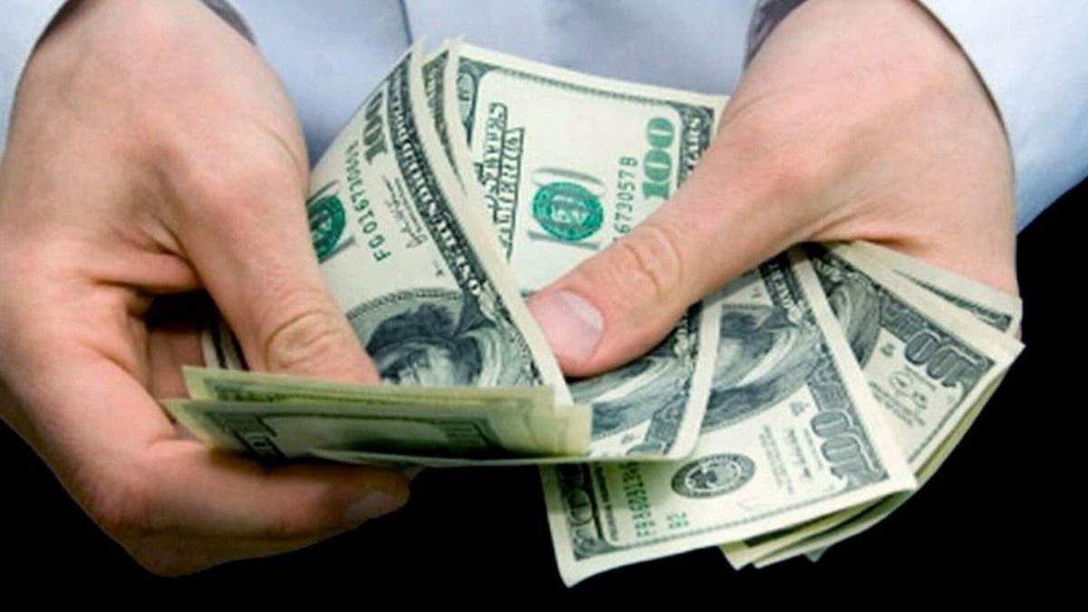 El dólar oficial cotizará a una cifra mayor en relación al jueves. Fuente: (Twitter)